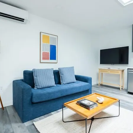 Modern 2 Bedroom Apartment Steps From Central Park!